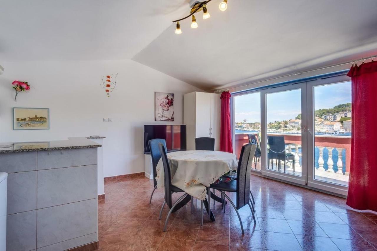 Aquamare Hotel Mali Lošinj Buitenkant foto