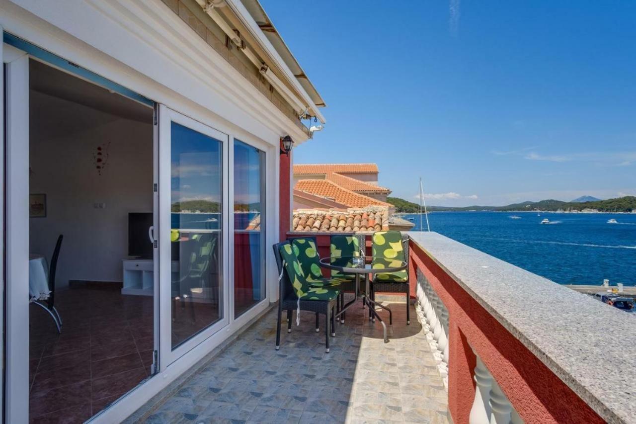 Aquamare Hotel Mali Lošinj Buitenkant foto